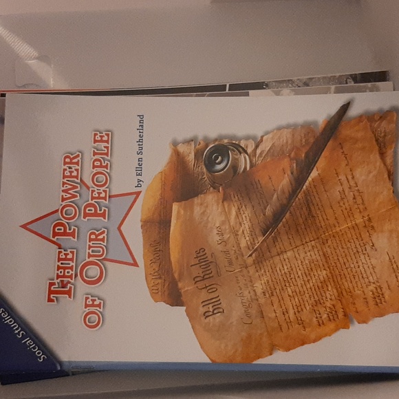 Bundle of 18 science and social studies readers - Picture 7 of 17